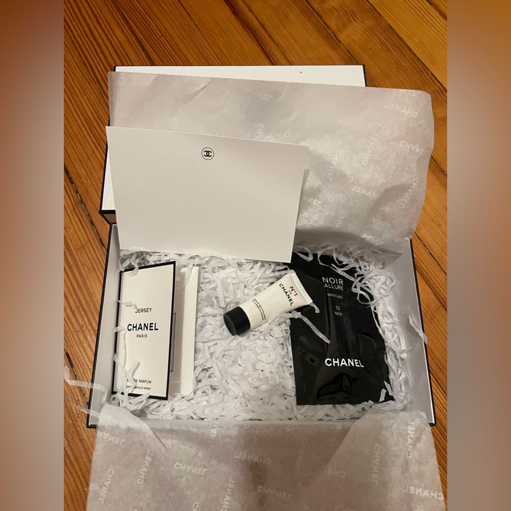 Chanel gift/sample box